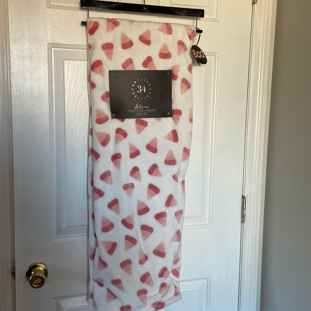 Pink candy corn blanket!